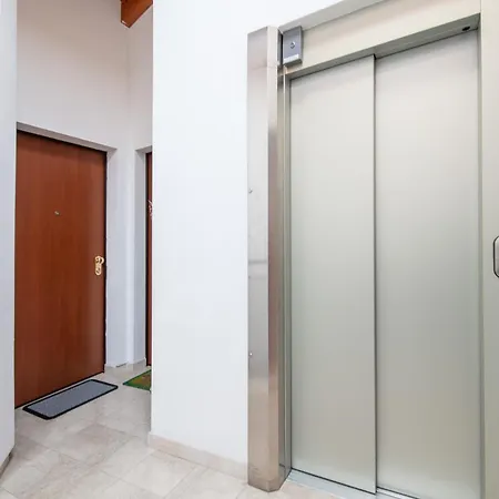 Garda Girasole Trilocale A Due Passi Dal Con Posto Auto Privato *