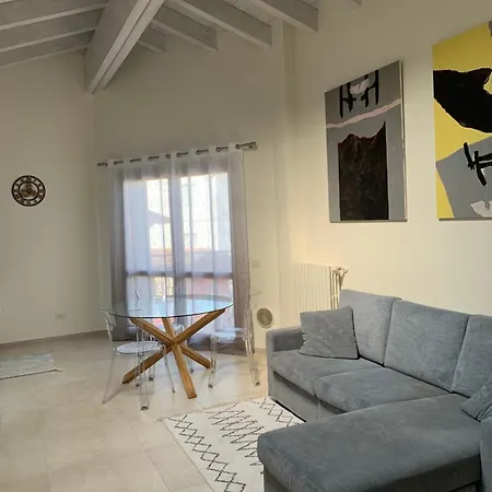 Garda Girasole Trilocale A Due Passi Dal Con Posto Auto Privato Desenzano del Garda