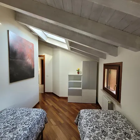 Garda Girasole Trilocale A Due Passi Dal Con Posto Auto Privato Apartment