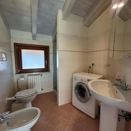 Garda Girasole Trilocale A Due Passi Dal Con Posto Auto Privato * Desenzano del Garda