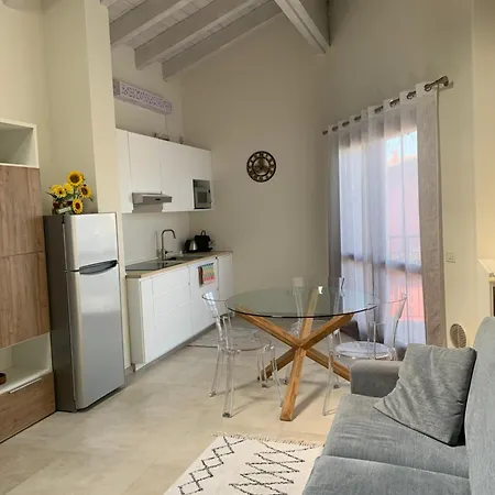 Garda Girasole Trilocale A Due Passi Dal Con Posto Auto Privato