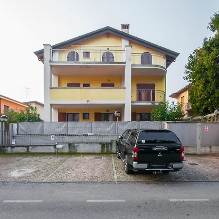 Apartment Garda Girasole Trilocale A Due Passi Dal Con Posto Auto Privato